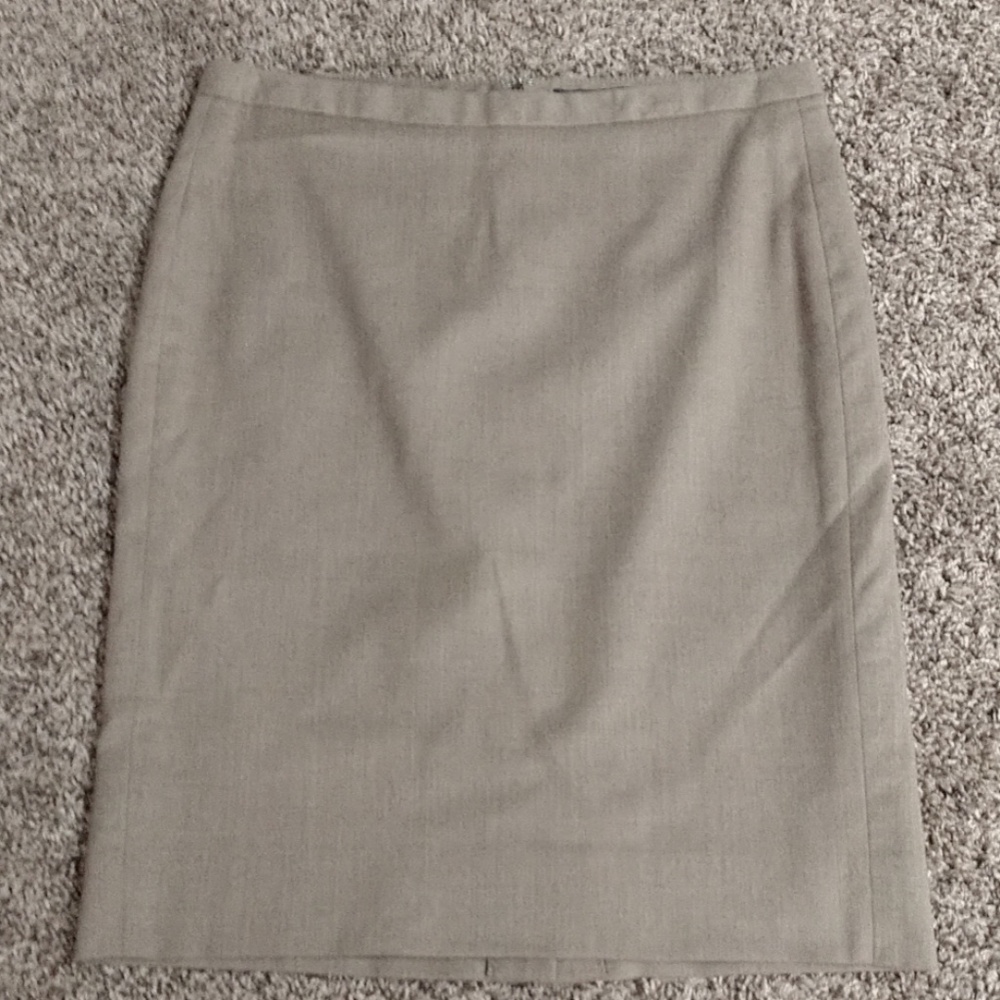 Gap size 4 skirt